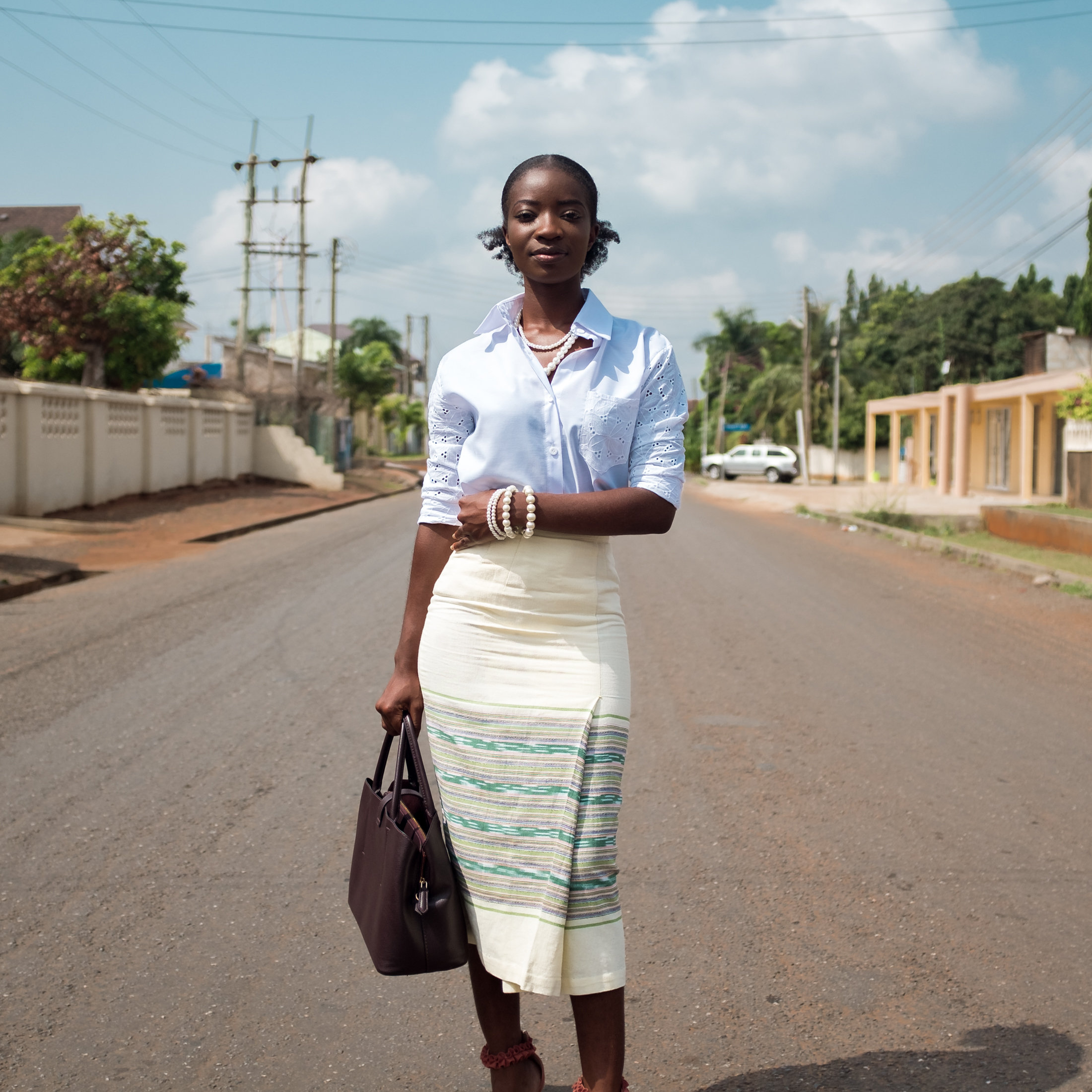 Osaah-Work-Style-Inspiration-White Shirt-Pearls-Tote Bag-Sandal Heels 7